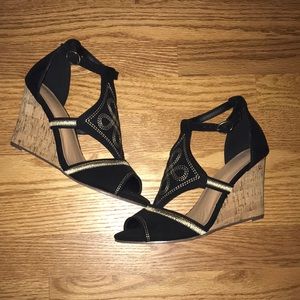 Restricted women’s size 8.5 wedges